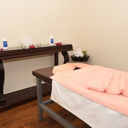 Sauna, steam room, body treatments, aromatherapy, hot stone massages
