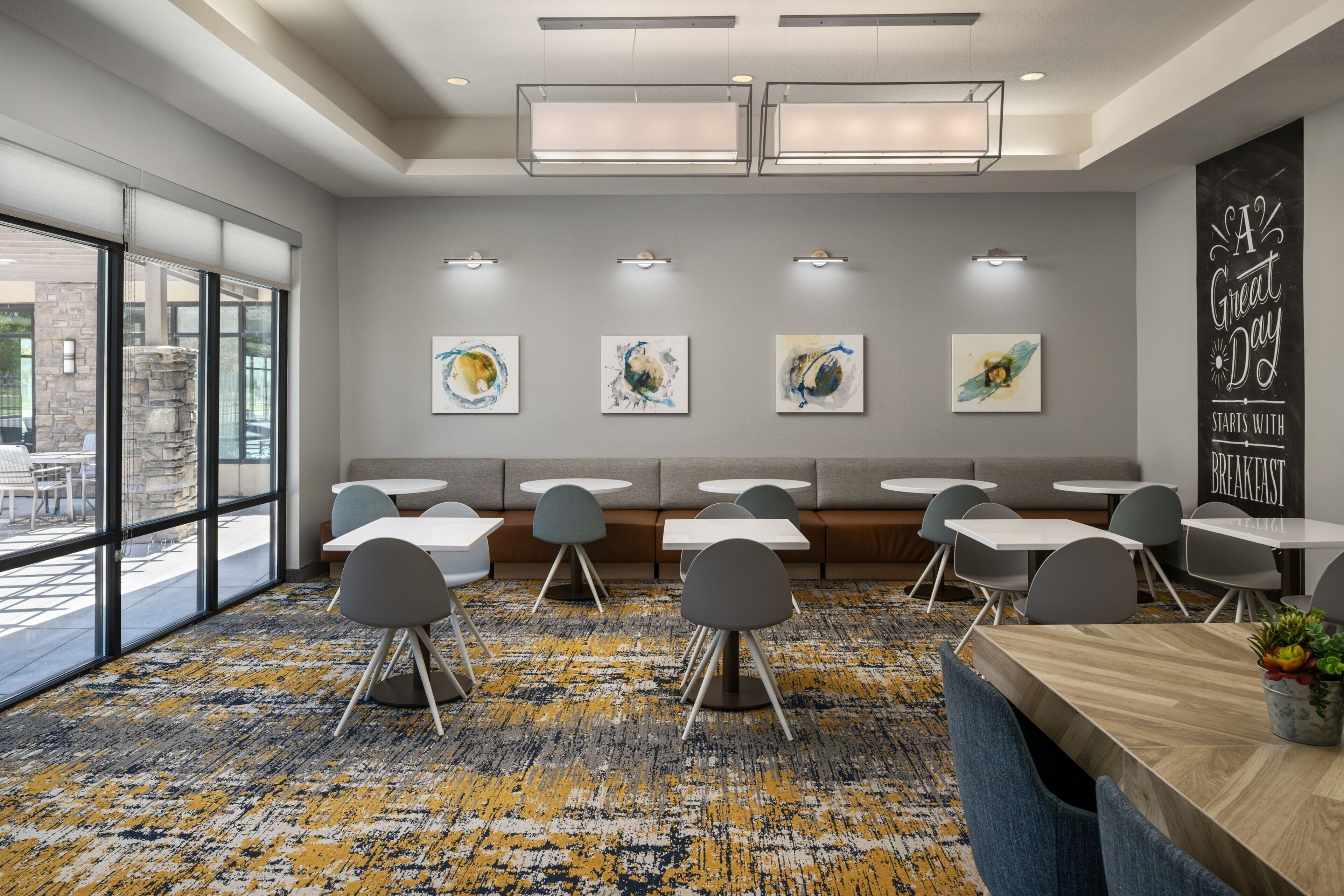 free daily continental breakfast