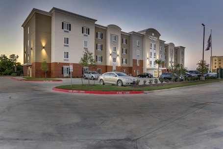 Exterior. Candlewood Suites College Station At University by IHG
