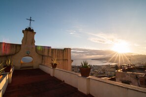 Triple Room, Sea View | Terrace/patio - Casa Tolentino (Naples)