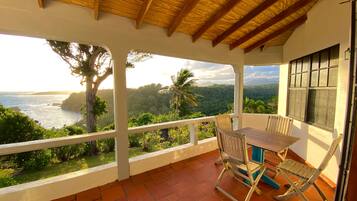 Deluxe Cottage, 2 Bedrooms, 2 Bathrooms, Ocean View | Terrace/patio