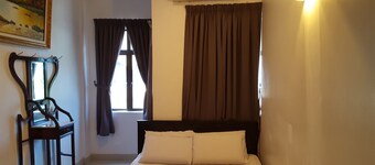 Ferringhi Heritage Budget Hotel