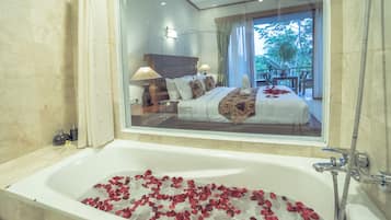 1 bedroom, minibar, in-room safe, desk