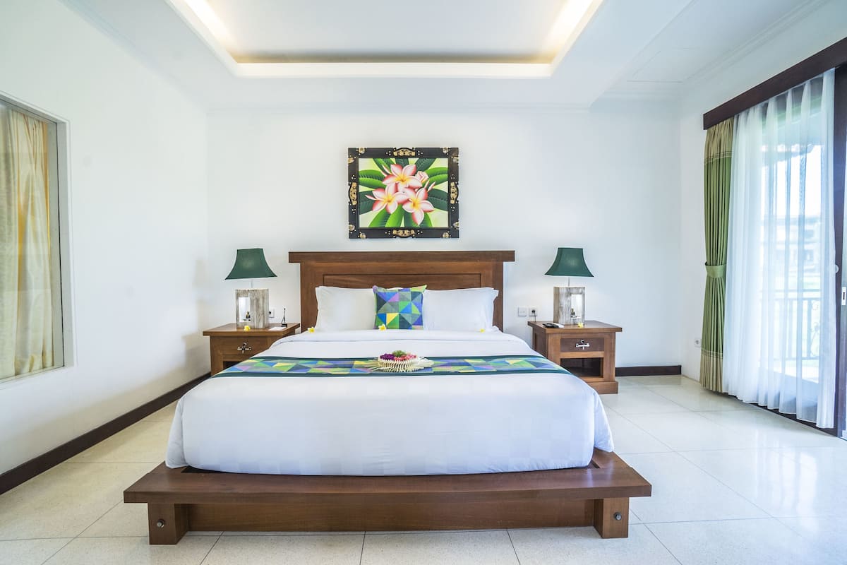 Junior Suite | 1 bedroom, minibar, in-room safe, desk