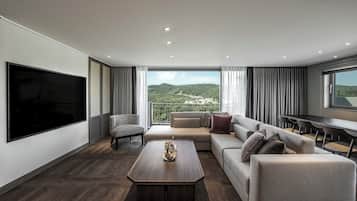 Grand Suite (Remodeling Room / No Kitchenette) | Living area
