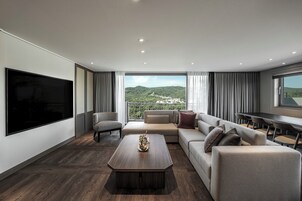 그랜드 스위트 (리모델링룸 / 취사 불가) | 거실 공간