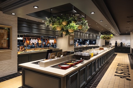 Daily buffet breakfast for a fee. Kensington Resort Gyeongju