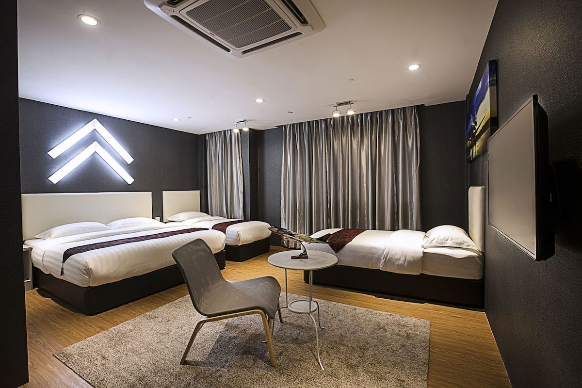 Soundproofing, iron/ironing board, free WiFi