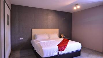 Soundproofing, iron/ironing board, free WiFi