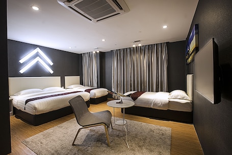 First Class Family | Soundproofing, iron/ironing board, free WiFi