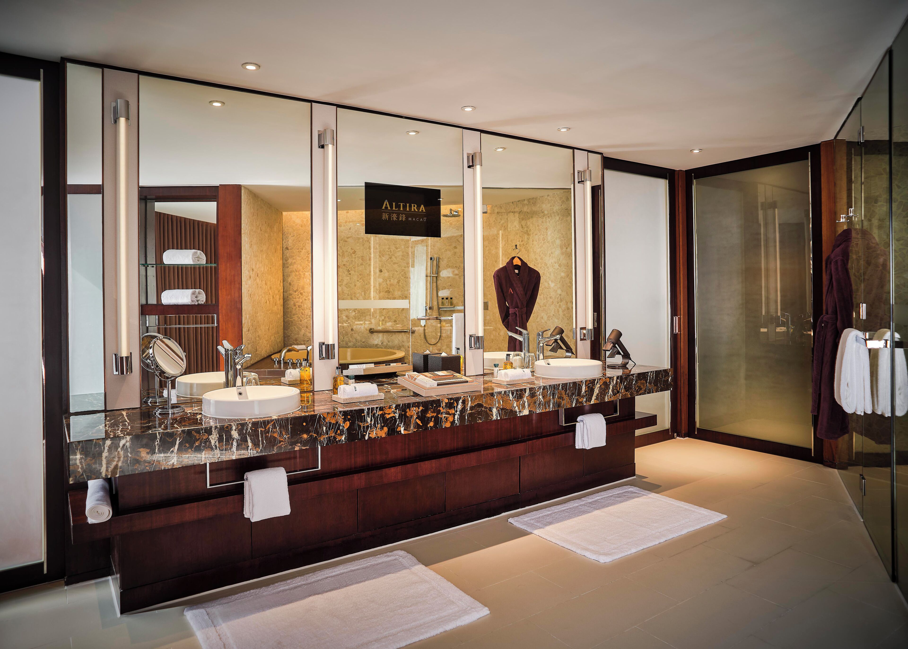 premier suite | bathroom | free toiletries, bathrobes, slippers, towels