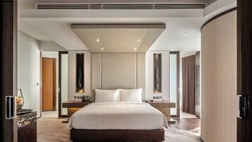 Free minibar, in-room safe, desk, soundproofing