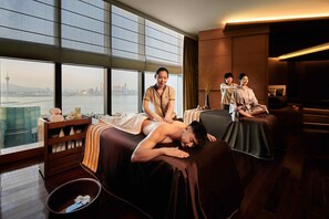 Salas de tratamientos para parejas, sauna, bañera de hidromasaje 