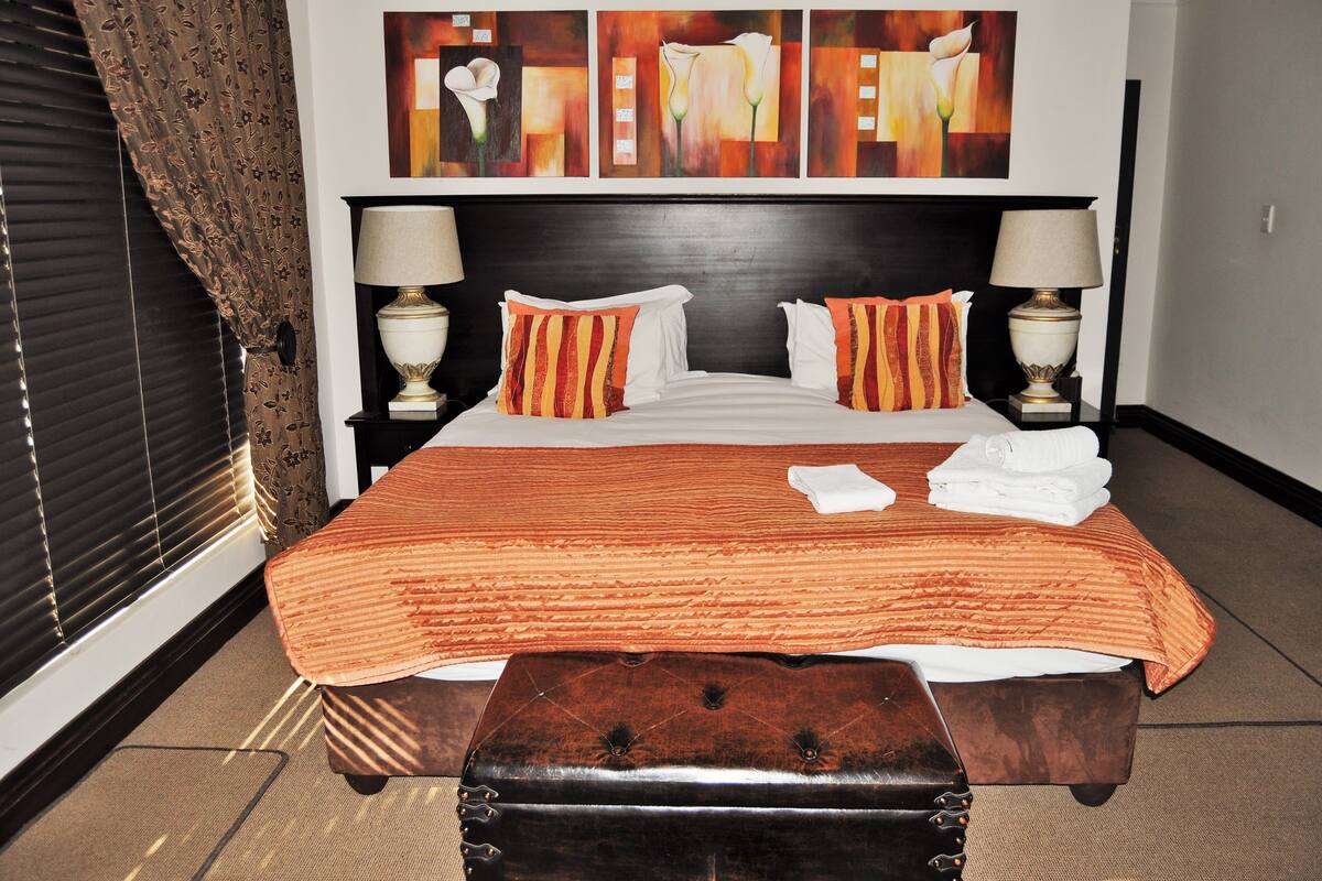 Executive Double Room, 1 King Bed (Room 3) | Premium bedding, minibar, in-room safe, desk