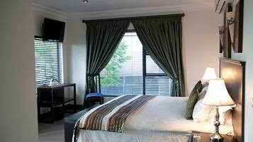 Royal Suite, 1 King Bed (Room 6) | Premium bedding, minibar, in-room safe, desk