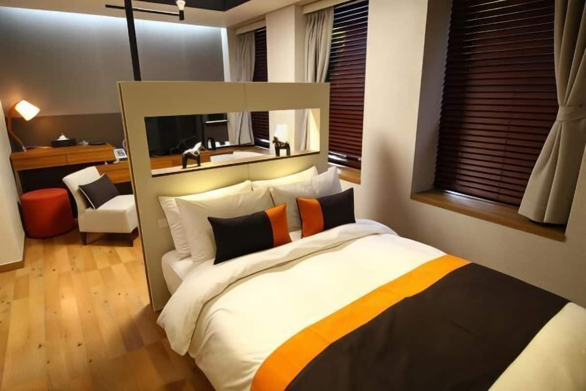 1 chambre, couette en duvet d'oie, rideaux occultants