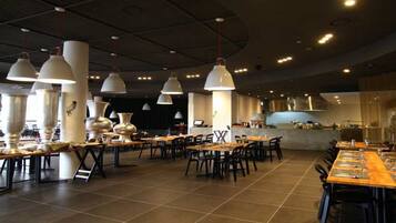 Buffet breakfast on weekends (KRW 22000 per person)