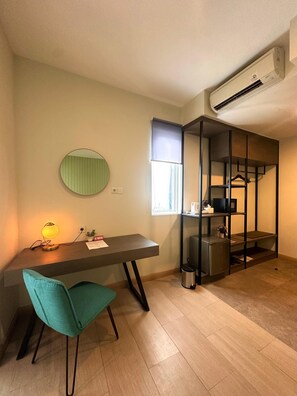 Business-Doppelzimmer | Schreibtisch, Zustellbetten, kostenloses WLAN