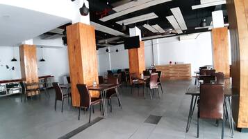 Aamiainen, lounas ja illallinen