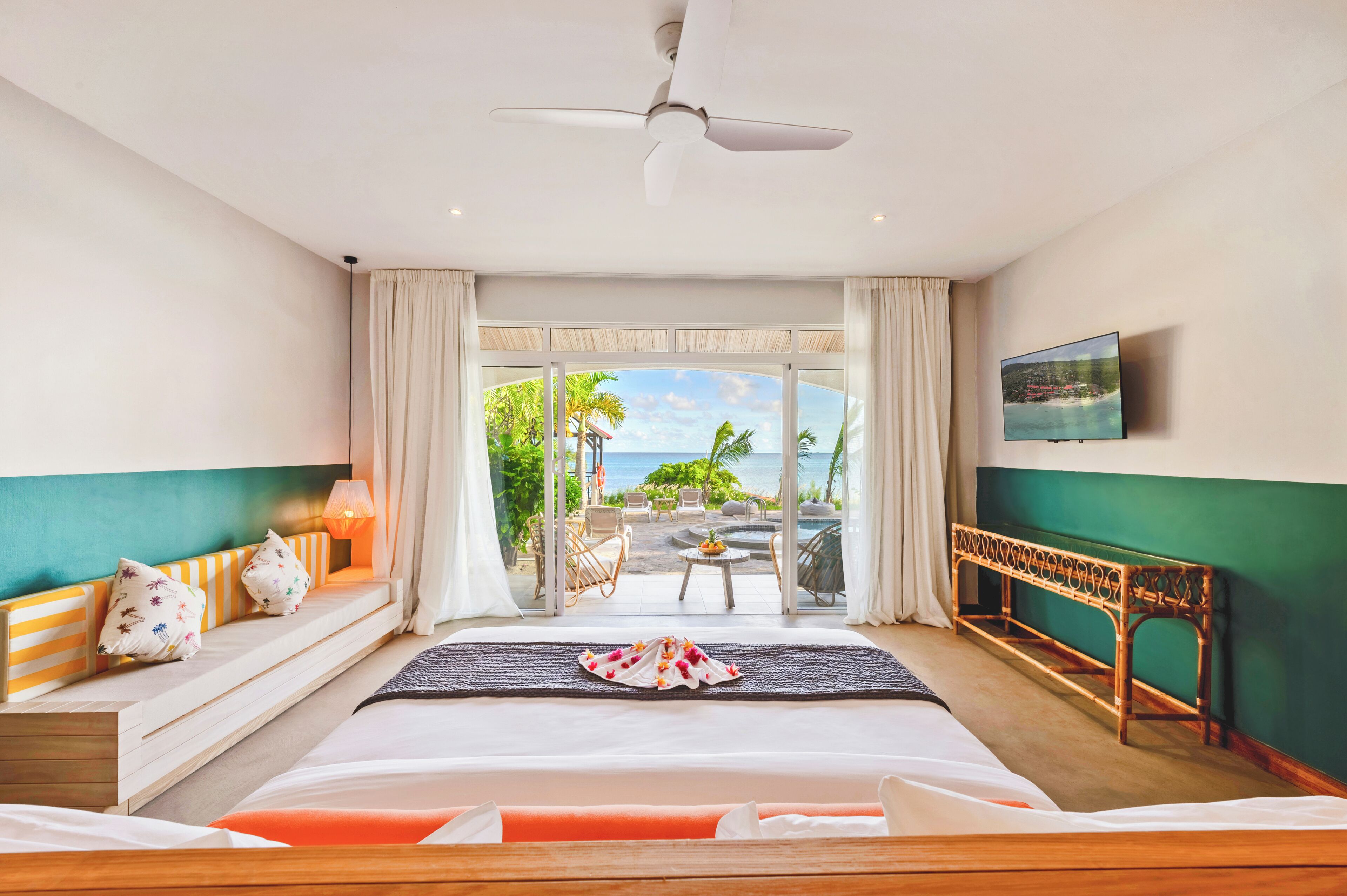 Villa, 4 habitaciones (Gombrani) | Ropa de cama hipoalergénica, minibar, escritorio