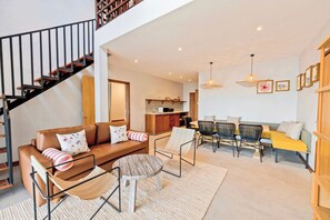 Beach Villa 4 Bedrooms | Living area | 32-inch LCD TV with satellite channels, fireplace