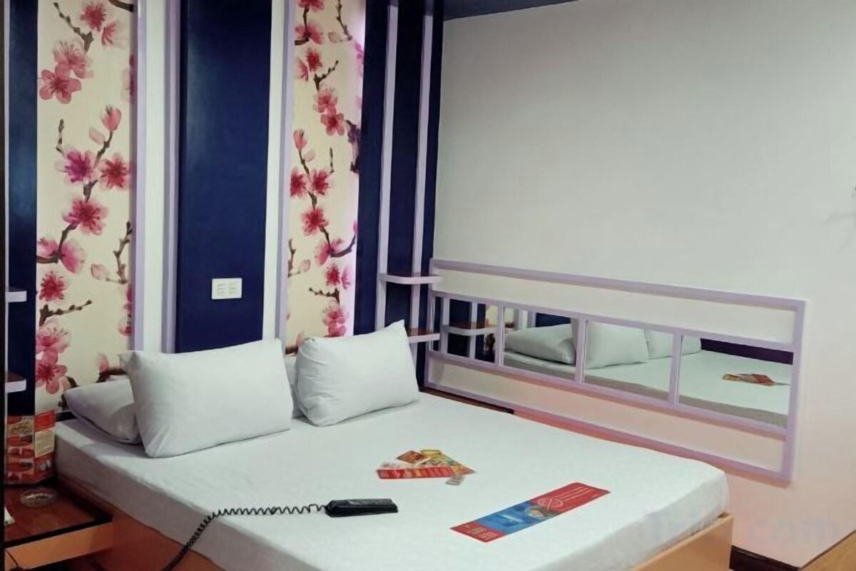 Desk, WiFi (free), bed sheets
