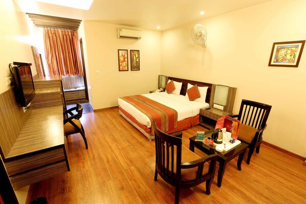 Standard Double or Twin Room, 1 Double Bed | Minibar, in-room safe, desk, rollaway beds