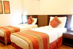 Chambre Standard Double ou avec lits jumeaux, 1 lit double
