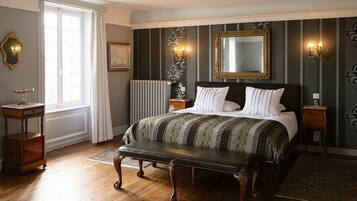 Chambre Double Supérieure, salle de bains attenante, vue jardin