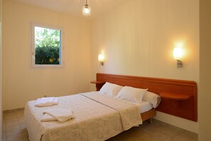 Appartement, 2 slaapkamers, terras, uitzicht op tuin | 1 slaapkamer, gratis babybedden, wifi (toeslag), rolstoeltoegang