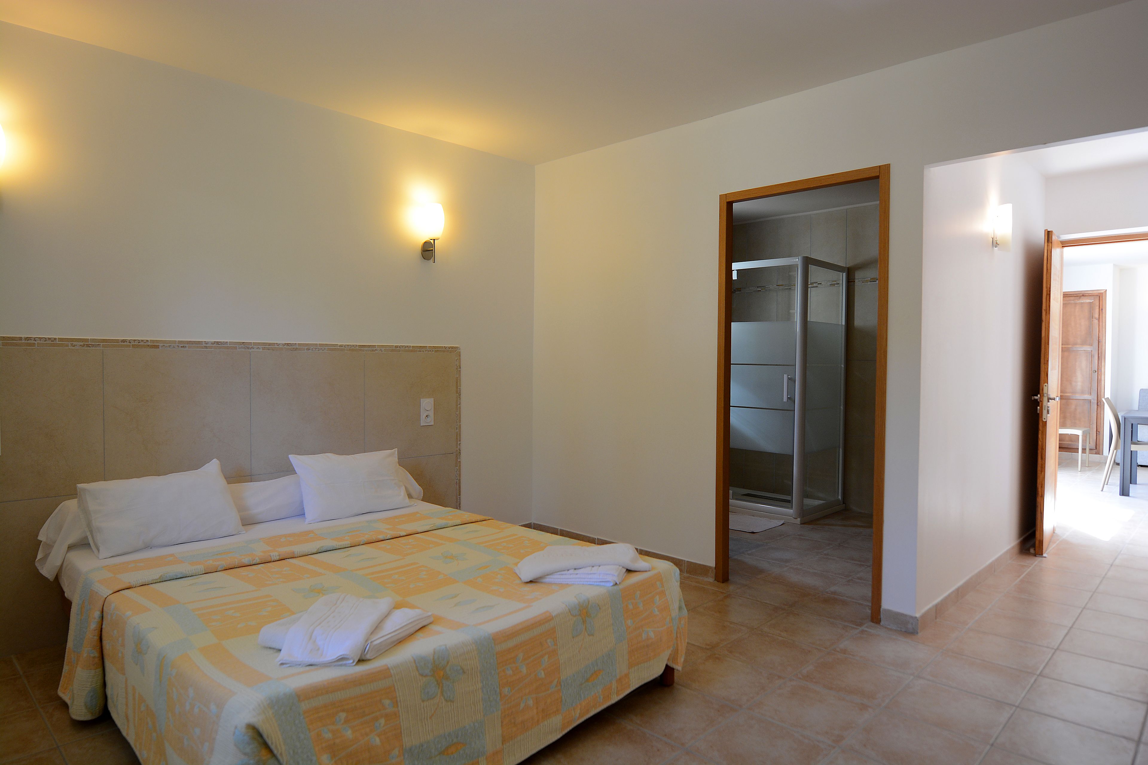 apartment, 3 bedrooms, 2 bathrooms, terrace, garden view, for 8 people | 1 bedroom, free cots/infant beds, wifi, wheelchair access