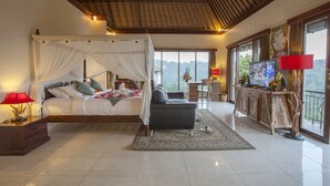 Family Villa, 2 Bedrooms, Pool View, Garden Area - Green View Private Villas (Payangan)