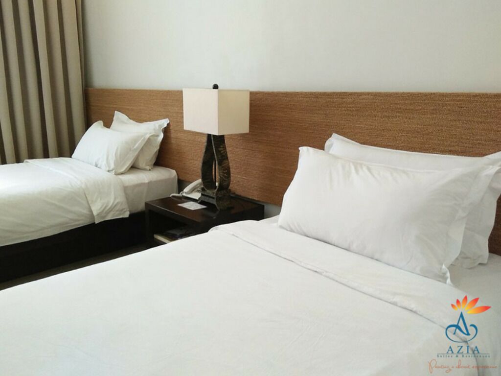 Premium bedding, in-room safe, desk, rollaway beds