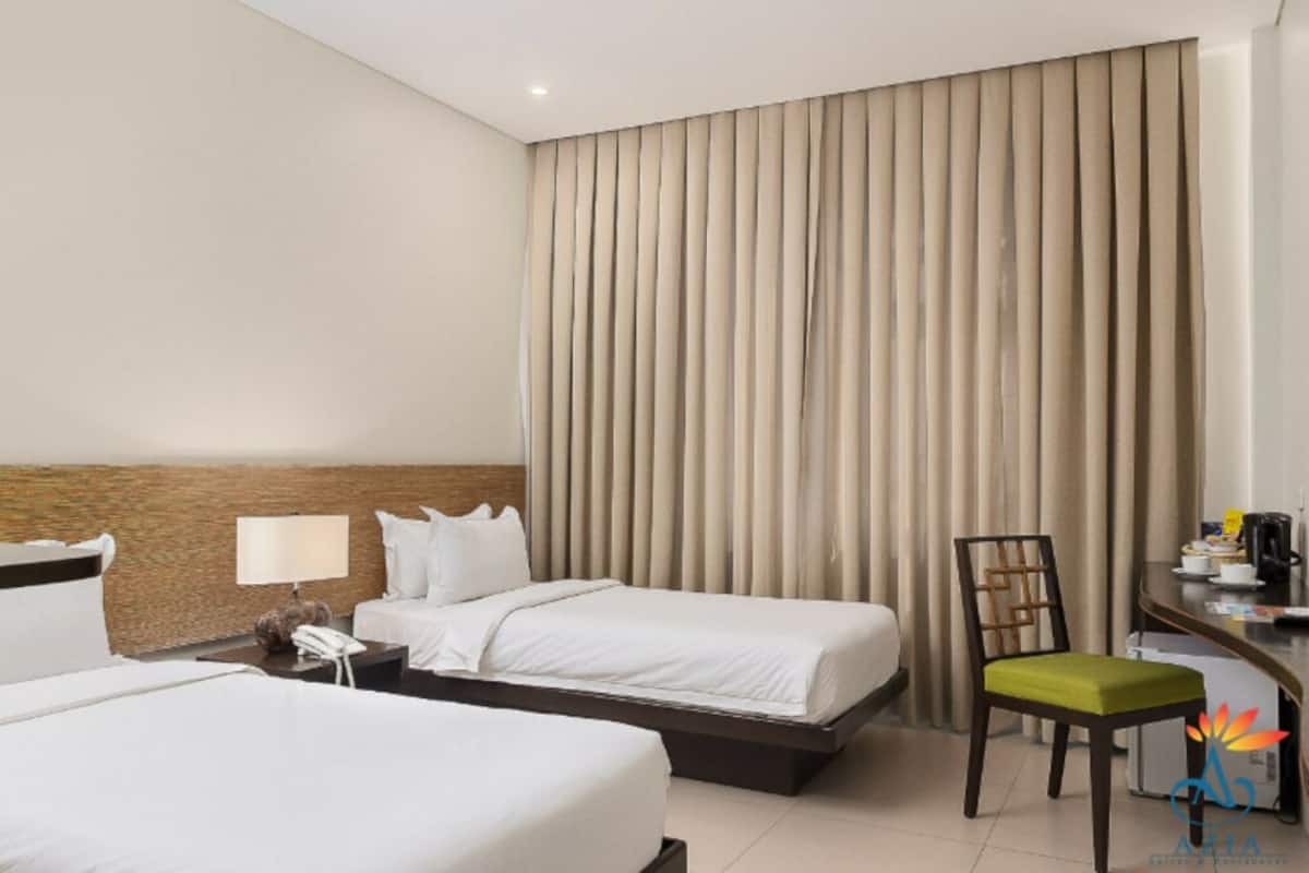 Sengetøy av topp kvalitet, safe på rommet og skrivebord