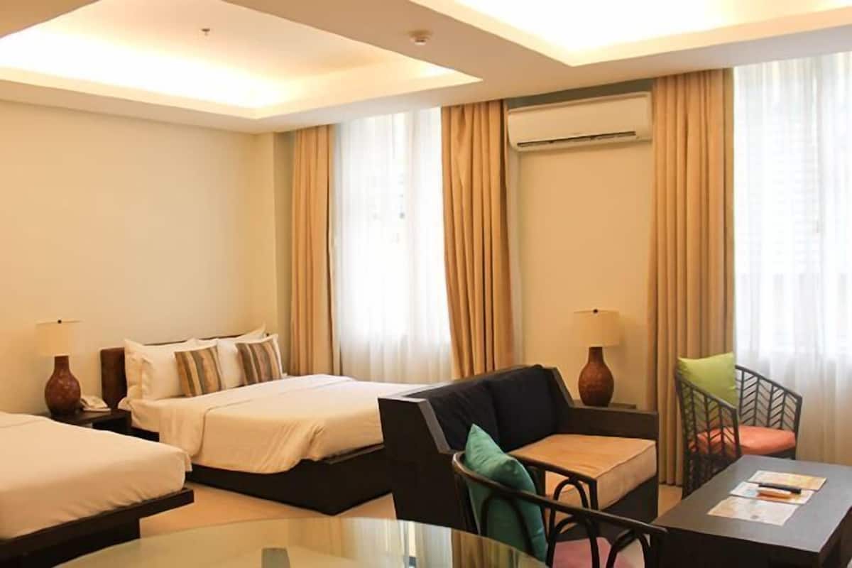 Premium bedding, in-room safe, desk, rollaway beds