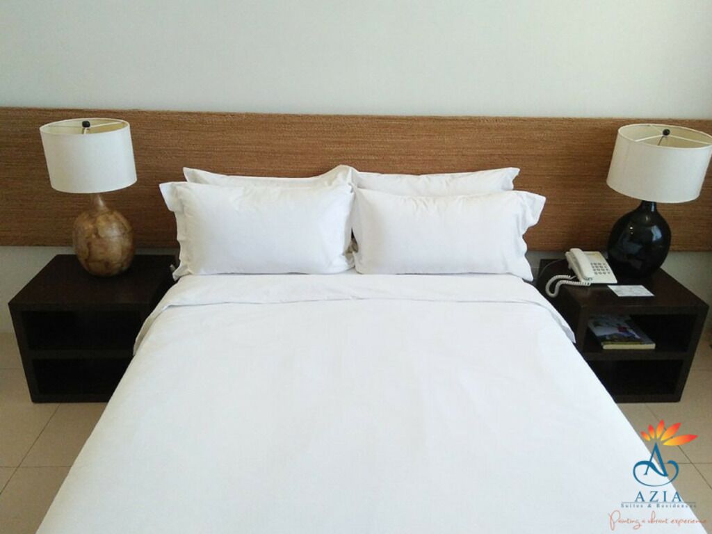 Premium bedding, in-room safe, desk, rollaway beds