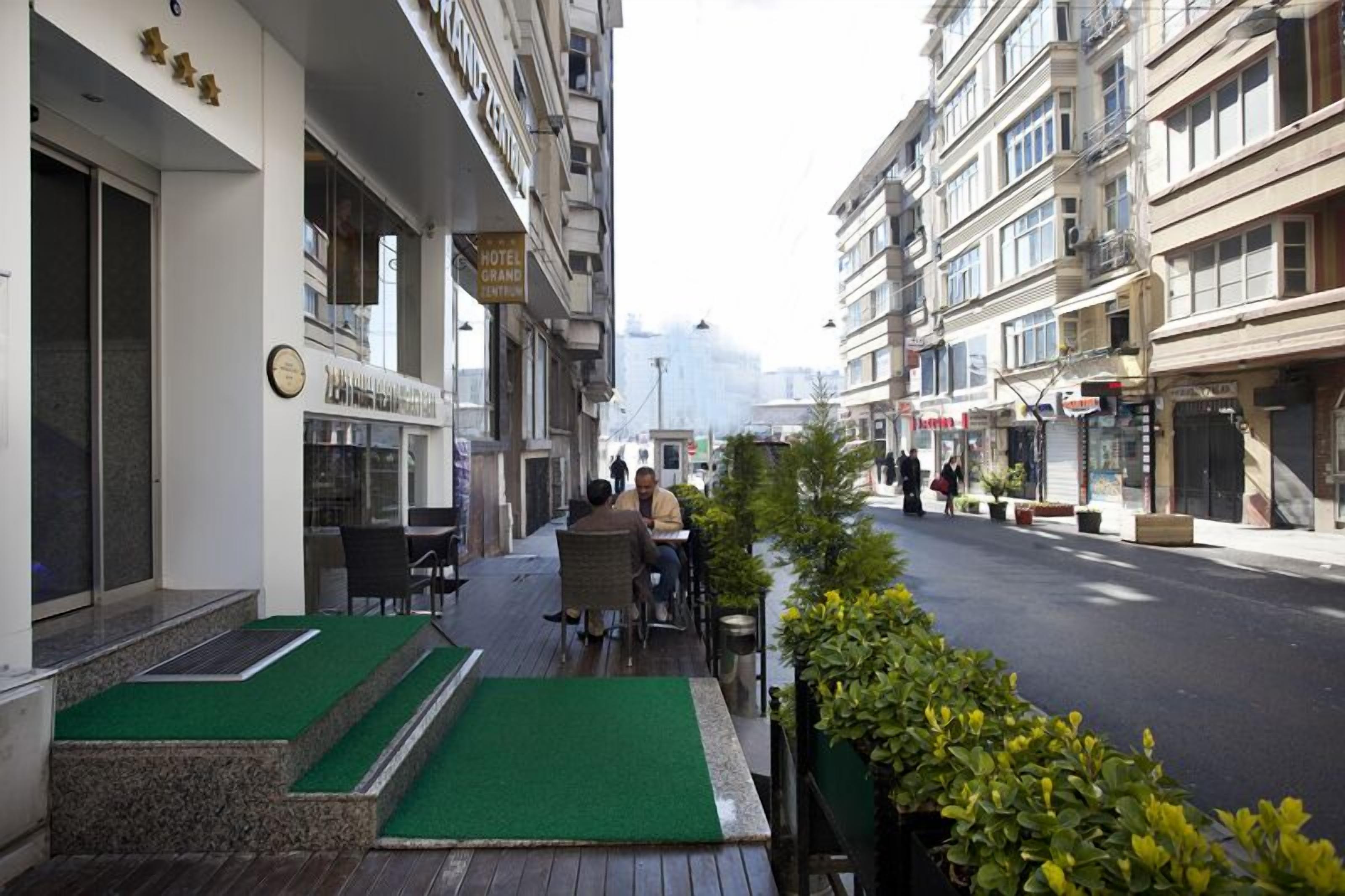 Photo - GRAND ZENTRUM HOTEL & CAFE RESTAURANT - Taksim Square