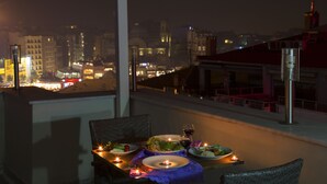 Unclassified image, 5 of 72, button - GRAND ZENTRUM HOTEL CAFE RESTAURANT - Taksim Square (Istanbul)