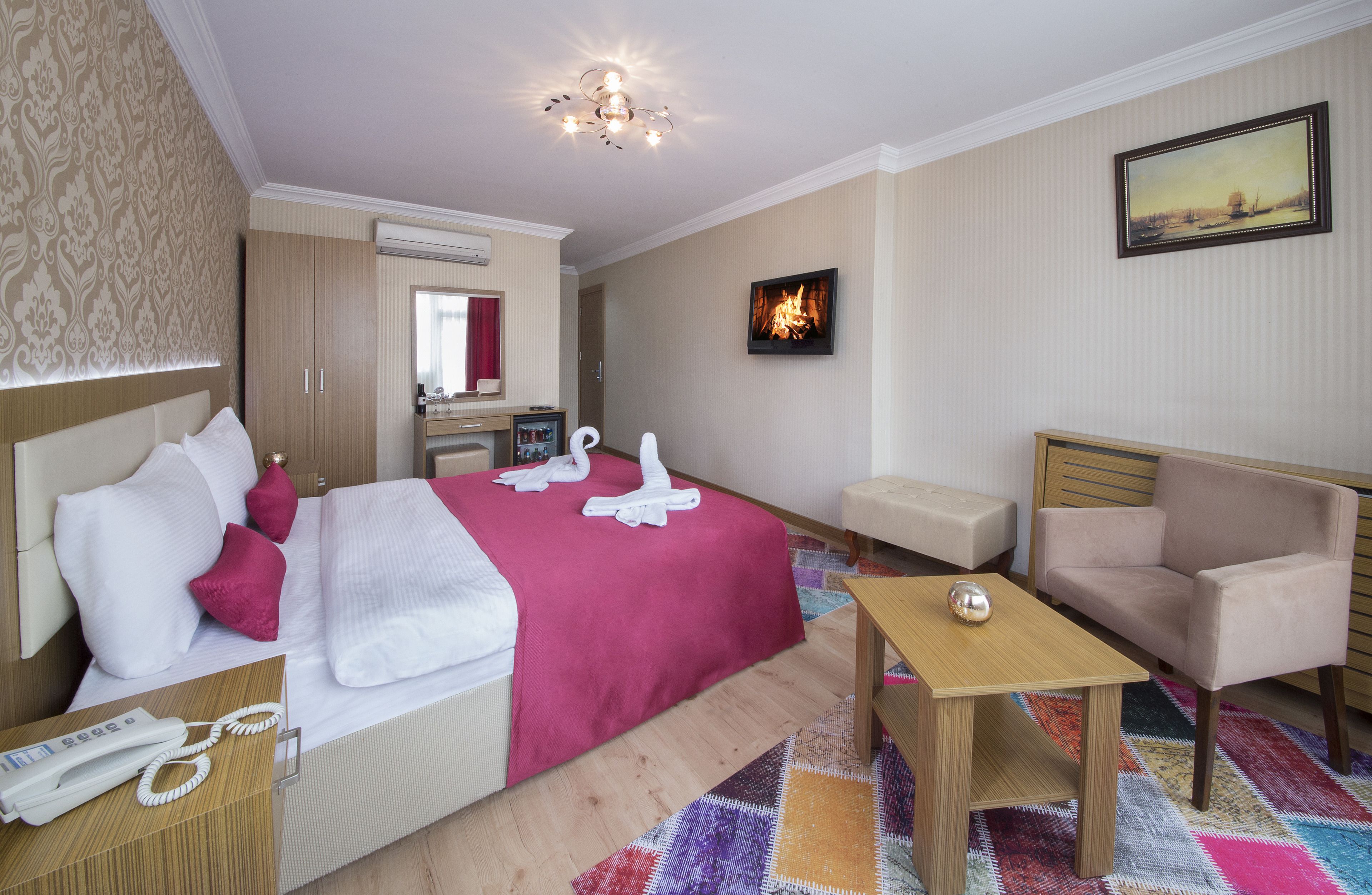 Photo - GRAND ZENTRUM HOTEL & CAFE RESTAURANT - Taksim Square