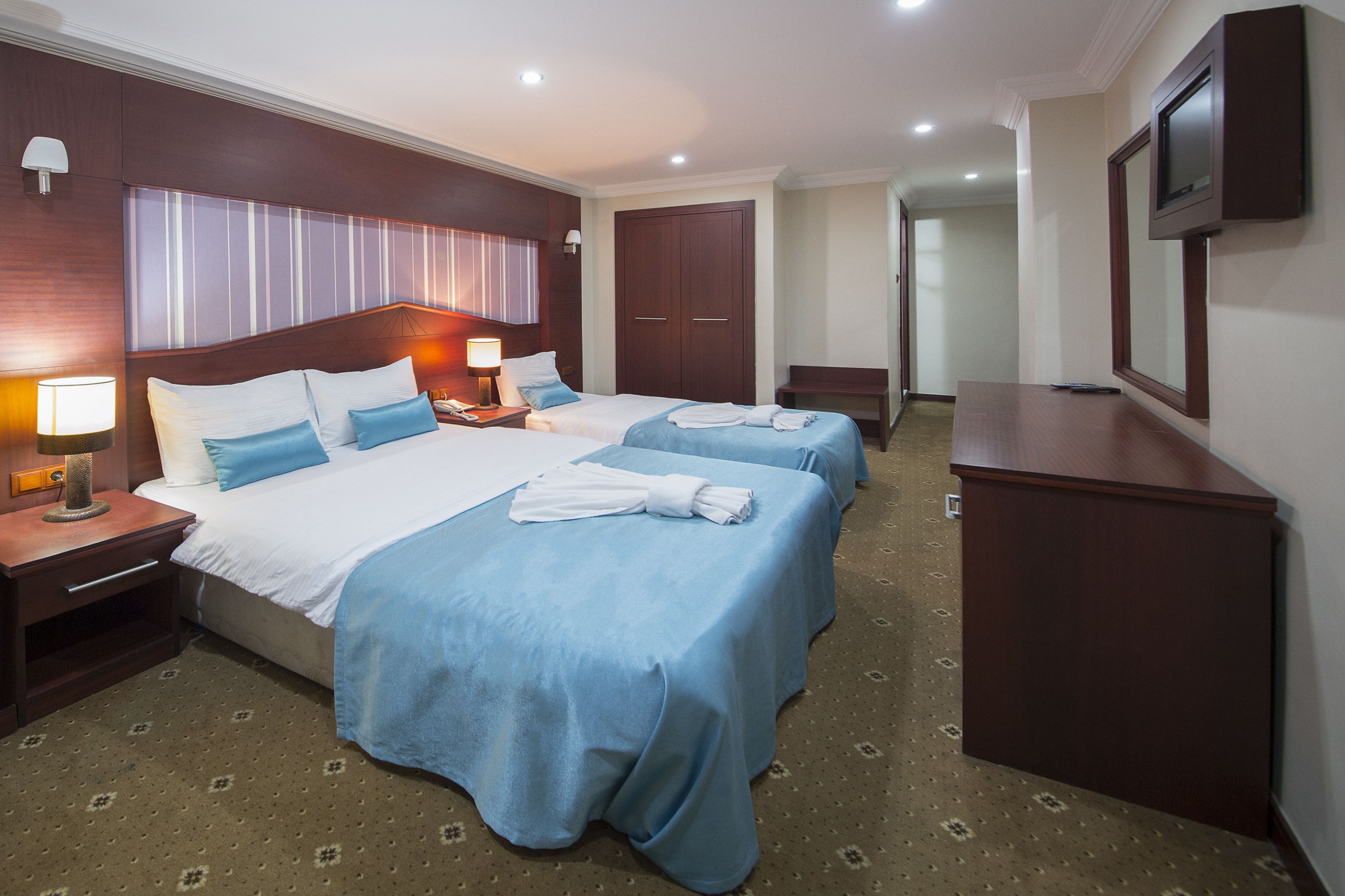 Photo - GRAND ZENTRUM HOTEL & CAFE RESTAURANT - Taksim Square