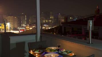 Breakfast, lunch, dinner served; Turkish cuisine