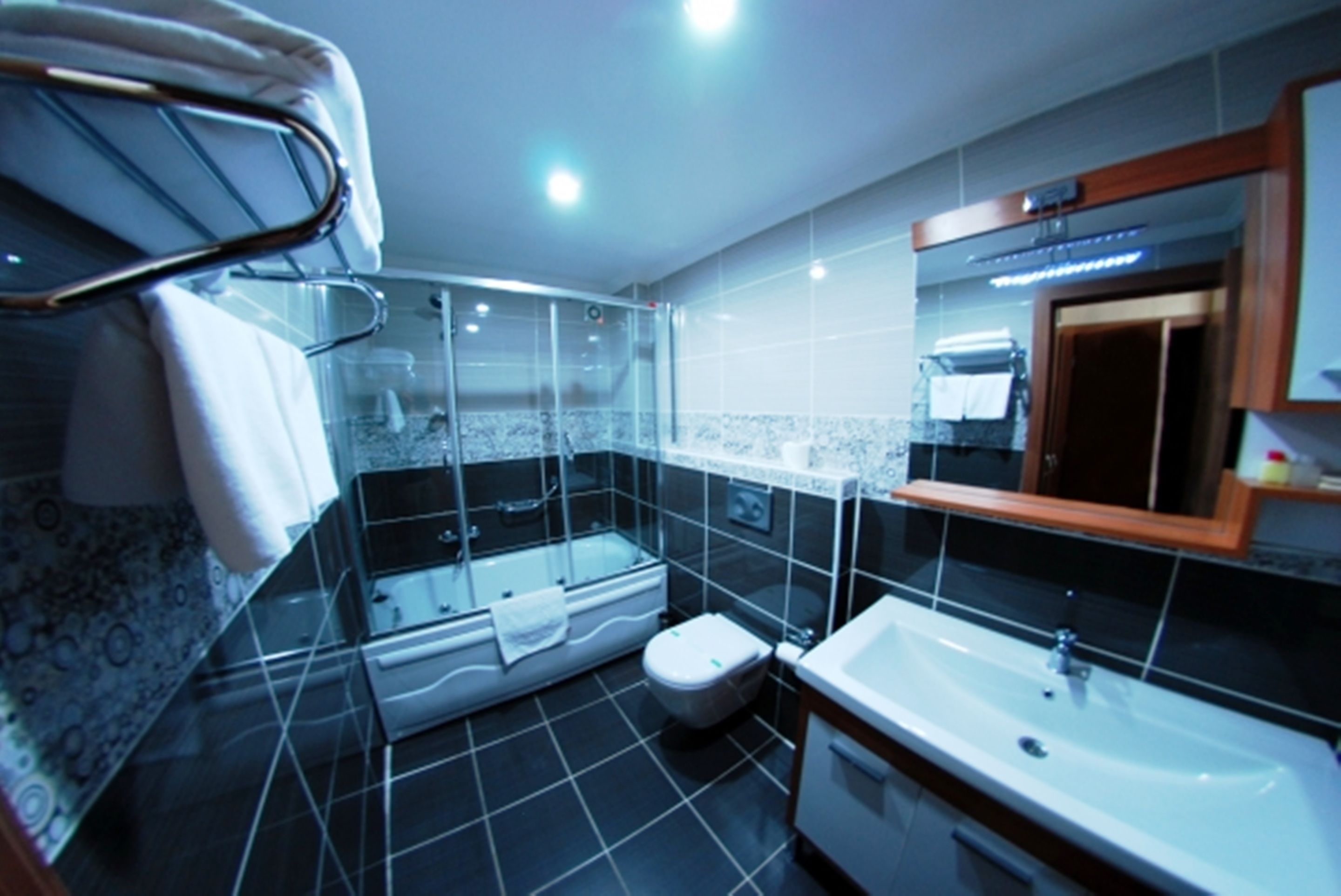 Photo - GRAND ZENTRUM HOTEL & CAFE RESTAURANT - Taksim Square