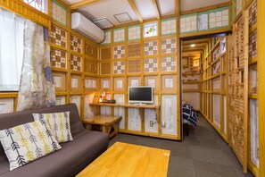 Flat-screen TV - At Inn (Yufu)