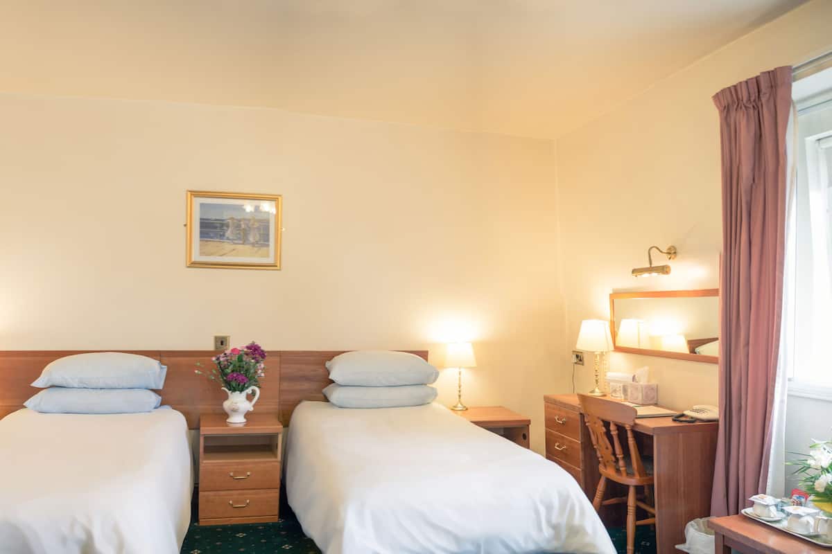 Executive Twin Room, 2 Single Beds, Private Bathroom | Premium bedding, desk, iron/ironing board, free cots/infant beds