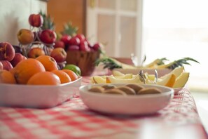 Breakfast buffet - Huddersfield Central Lodge Hotel (Huddersfield)