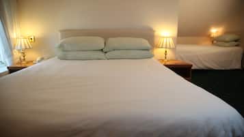 Executive Triple Room, Multiple Beds, Private Bathroom | Premium bedding, desk, iron/ironing board, free cribs/infant beds
