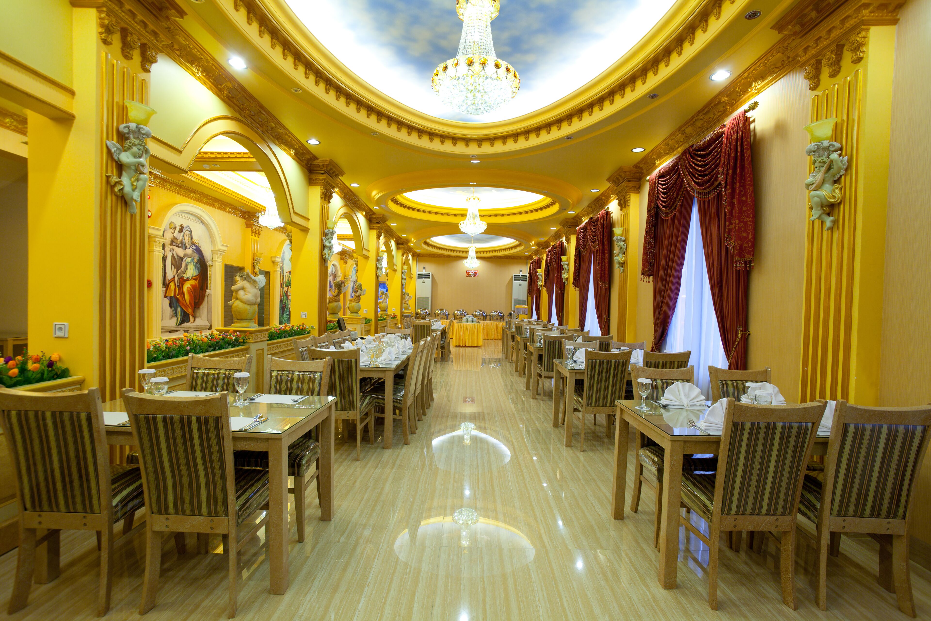 Breakfast, lunch, dinner served; Indonesian cuisine 