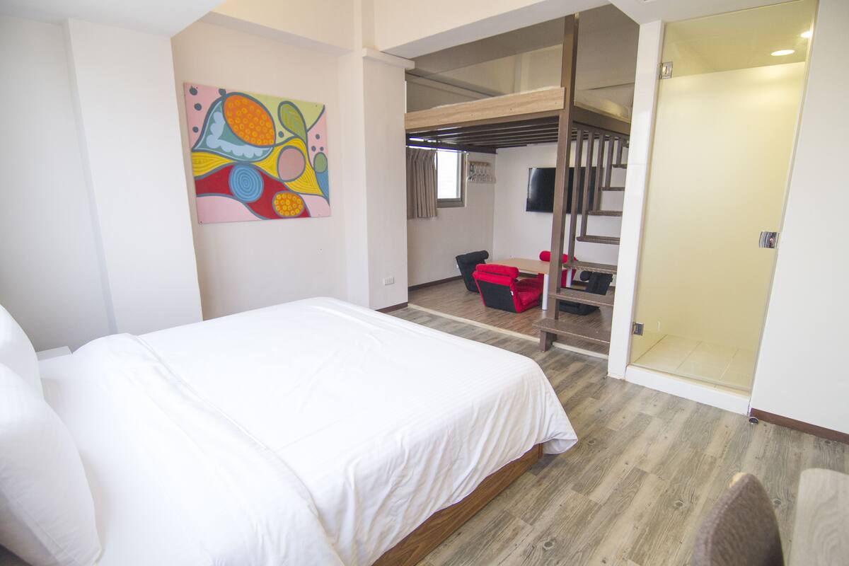 Basic Loft, 1 Bedroom | Hypo-allergenic bedding available, down comforters, blackout drapes