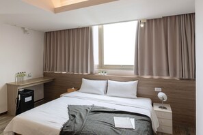 Loft básico, 1 quarto | Roupas de cama antialérgicas, edredons de pluma, cortinas blackout