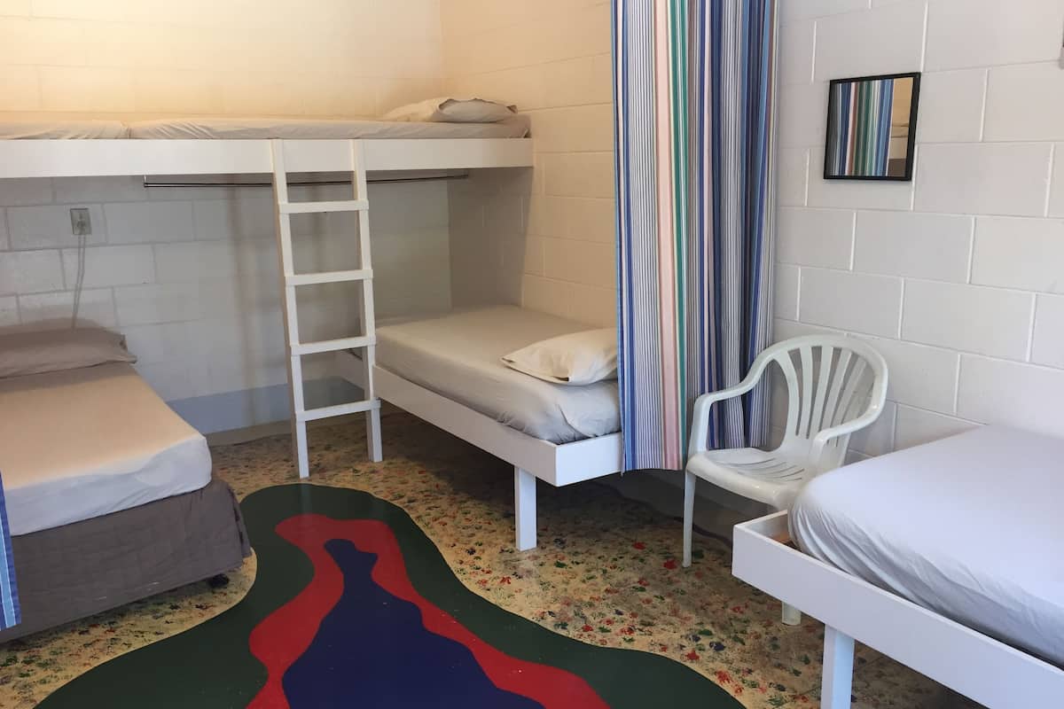 1 bedroom, individually decorated, iron/ironing board, free WiFi